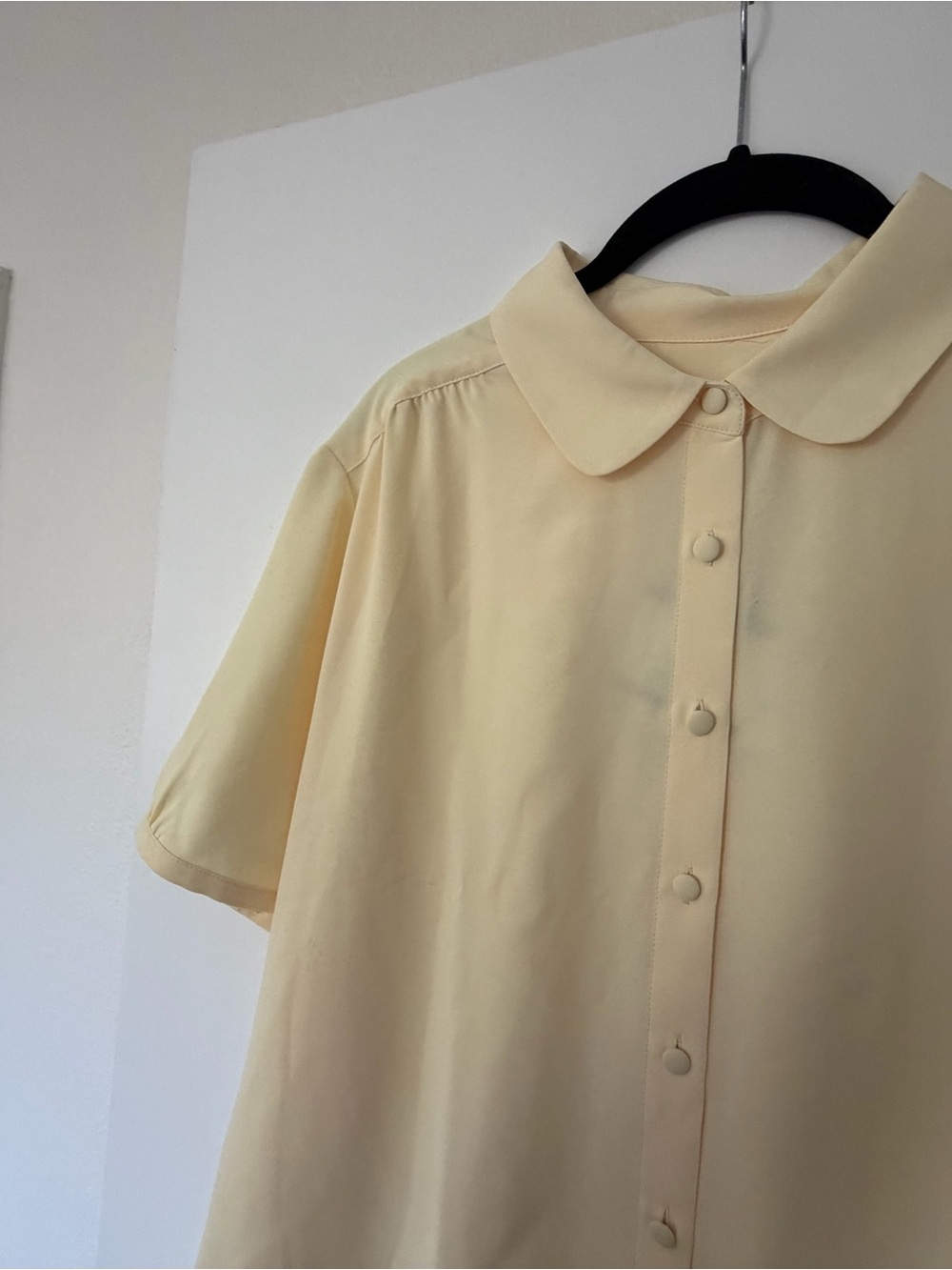Anne Klein Butter Yellow Short Sleeve Button Blouse - Picture 4 of 9